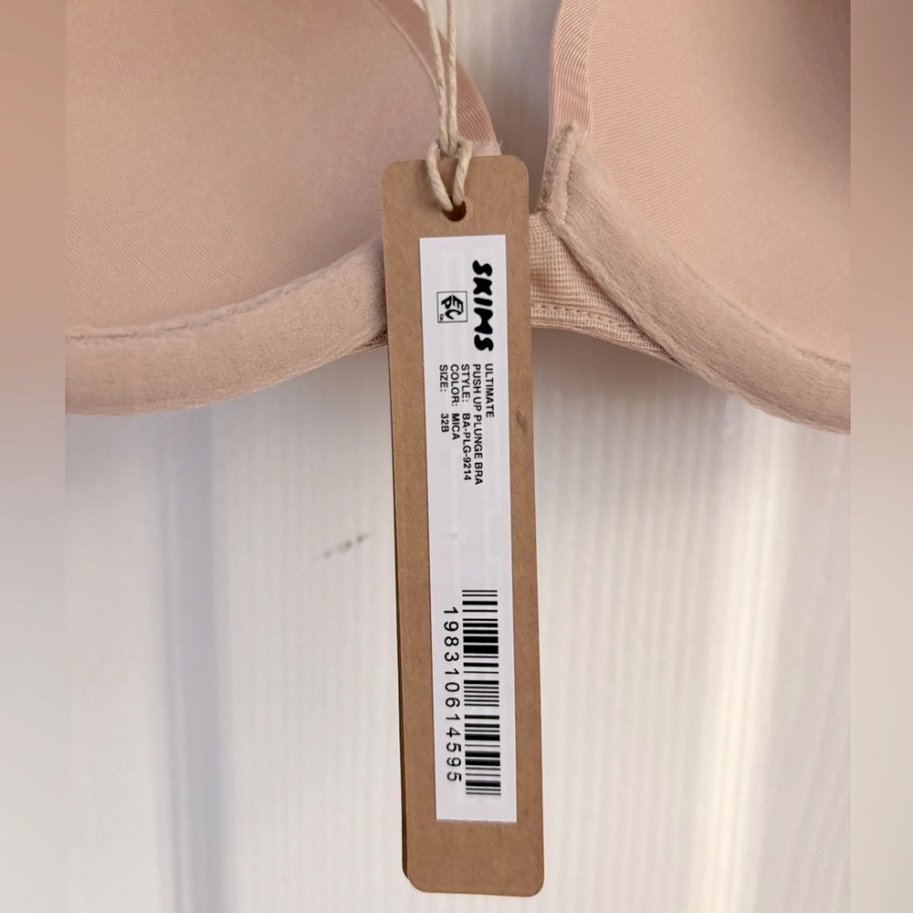 NWT SKIMS Ultimate Push Up Plunge Bra in Mica - Picture 8 of 9